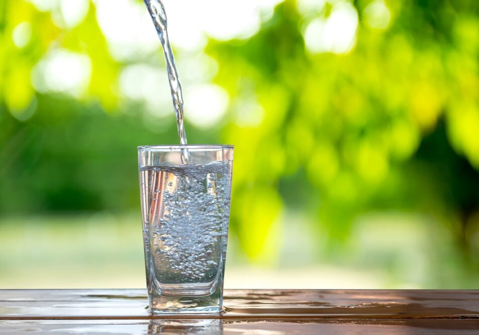 uzdatniacze-wody-w-domach-jednorodzinnych-na-co-zwrocic-uwage